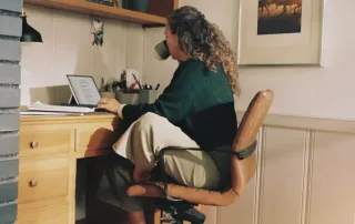 How Phones and Computers Affect Your Spine