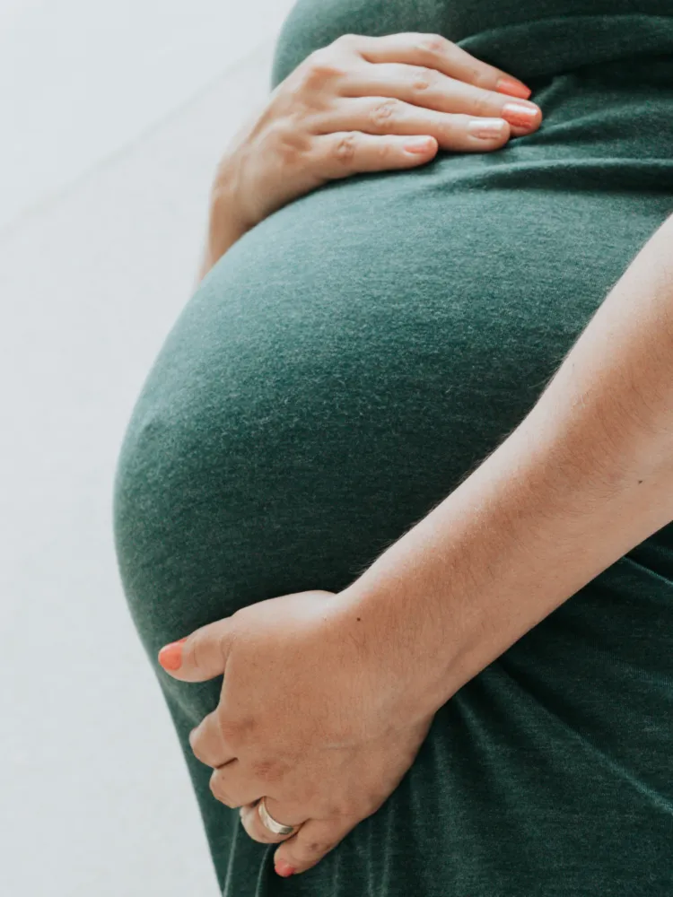 pregnancy-back-pain Upper vs Lower Back Pain During Pregnancy